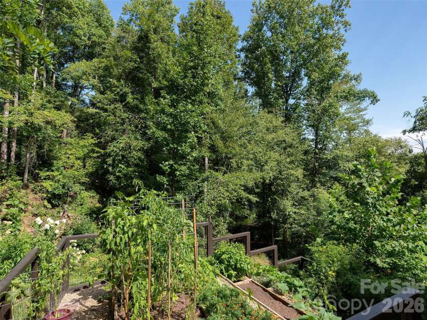 95 Merrills Chase Road, Asheville, NC 28803.  MLS# CAR4427721, YatesRealty ID 52517. 