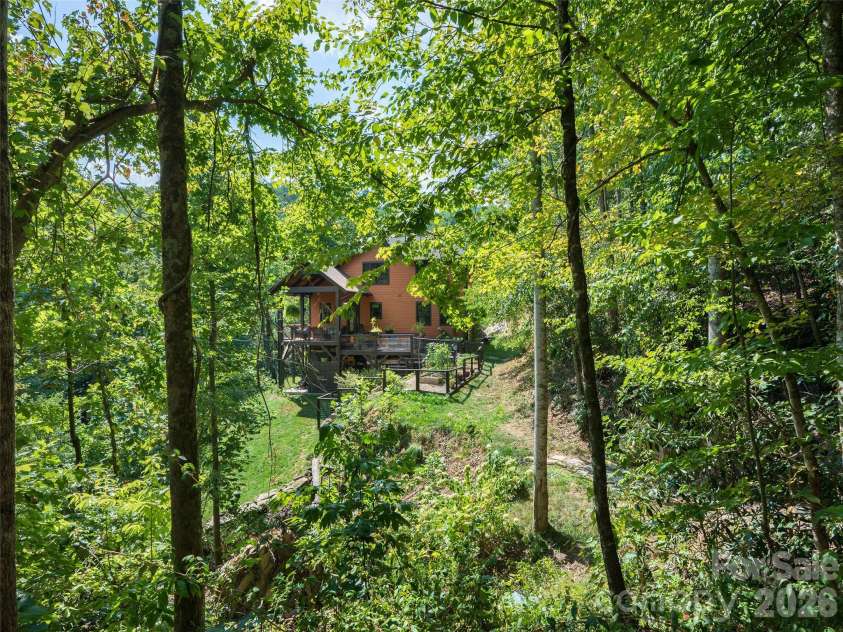 95 Merrills Chase Road, Asheville, NC 28803.  MLS# CAR4427721, YatesRealty ID 52517. 