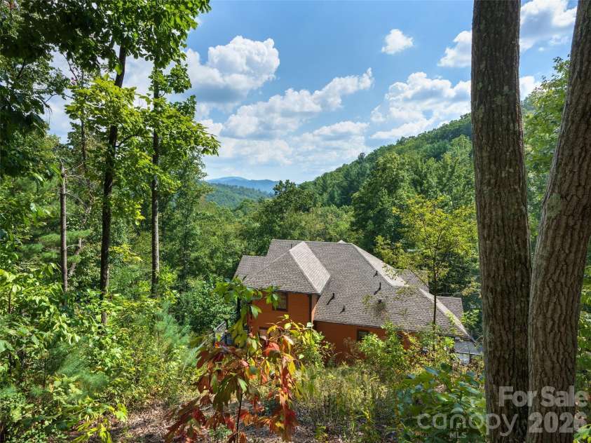 95 Merrills Chase Road, Asheville, NC 28803.  MLS# CAR4427721, YatesRealty ID 52517. 
