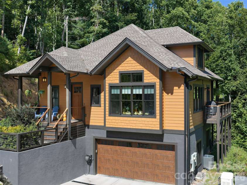 95 Merrills Chase Road, Asheville, NC 28803.  MLS# CAR4427721, YatesRealty ID 52517. 