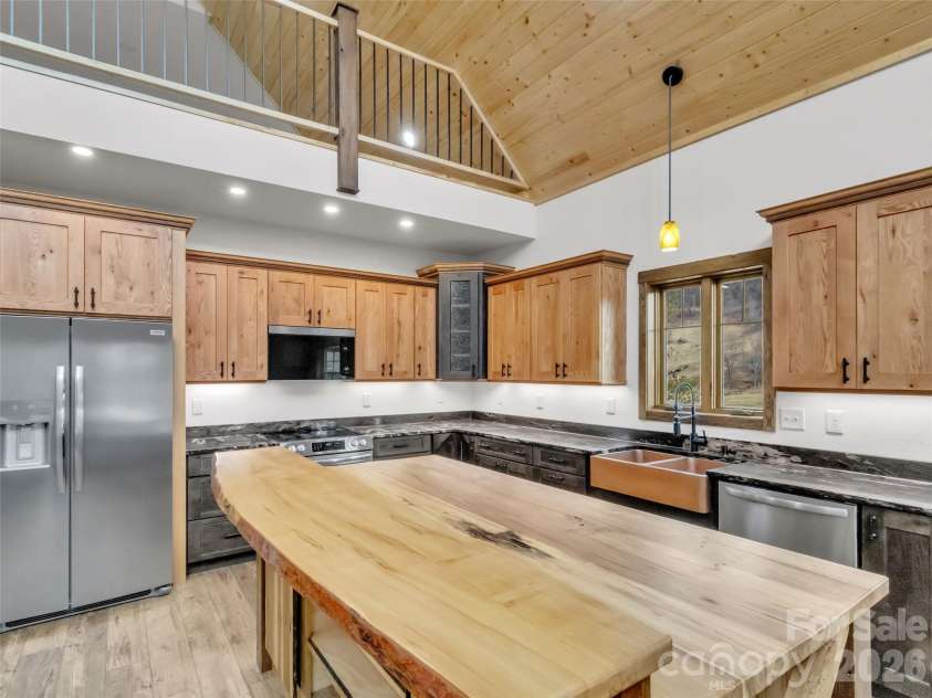 171 Cowtail Cove, Clyde, NC 28721.  MLS# CAR4341951, YatesRealty ID 5252. 