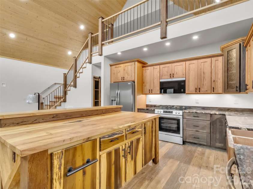 171 Cowtail Cove, Clyde, NC 28721.  MLS# CAR4341951, YatesRealty ID 5252. 
