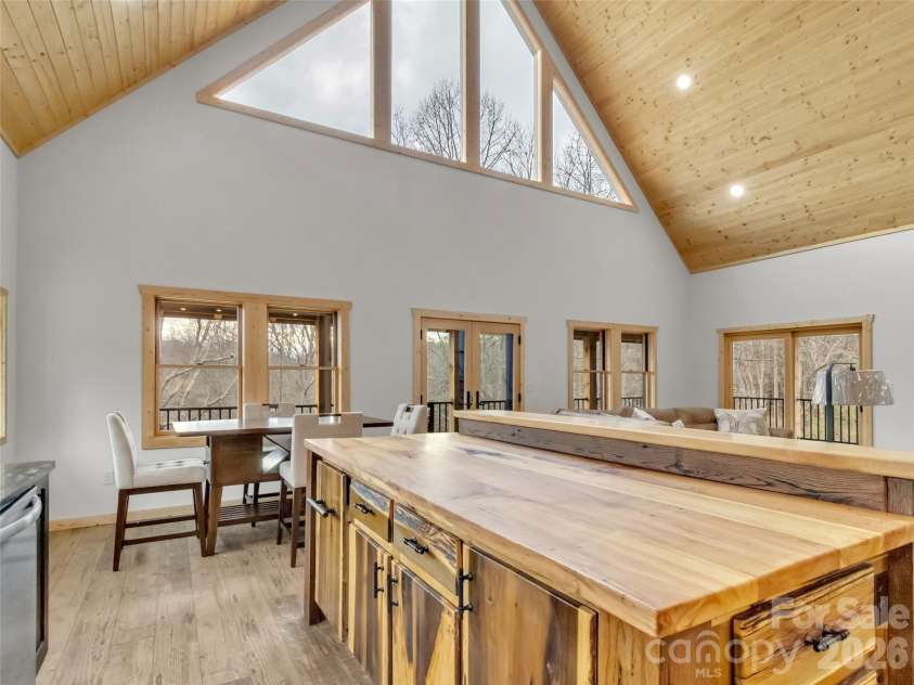 171 Cowtail Cove, Clyde, NC 28721.  MLS# CAR4341951, YatesRealty ID 5252. 