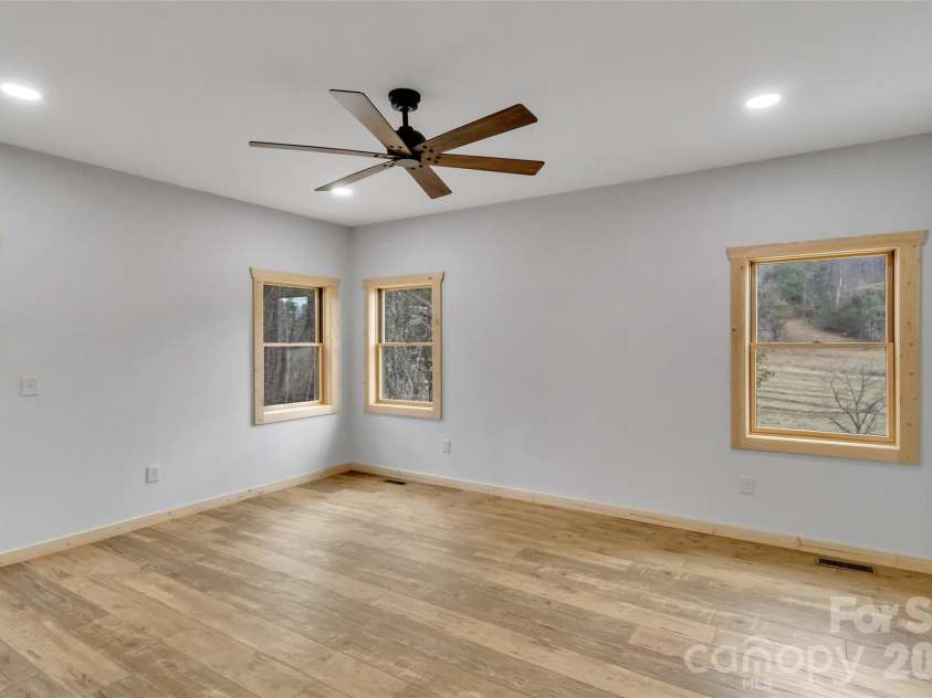 171 Cowtail Cove, Clyde, NC 28721.  MLS# CAR4341951, YatesRealty ID 5252. 