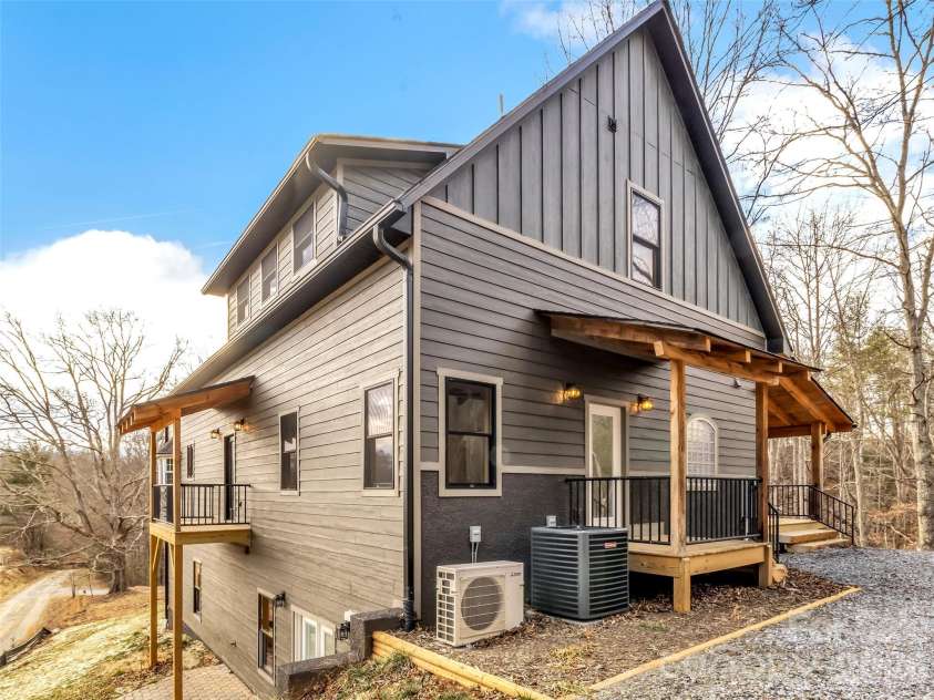 171 Cowtail Cove, Clyde, NC 28721.  MLS# CAR4341951, YatesRealty ID 5252. 