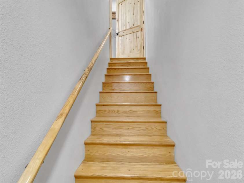 171 Cowtail Cove, Clyde, NC 28721.  MLS# CAR4341951, YatesRealty ID 5252. 