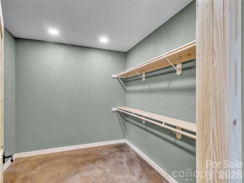 171 Cowtail Cove, Clyde, NC 28721.  MLS# CAR4341951, YatesRealty ID 5252. 