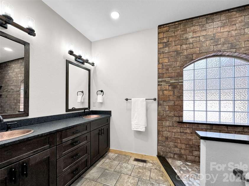 171 Cowtail Cove, Clyde, NC 28721.  MLS# CAR4341951, YatesRealty ID 5252. Master bathroom