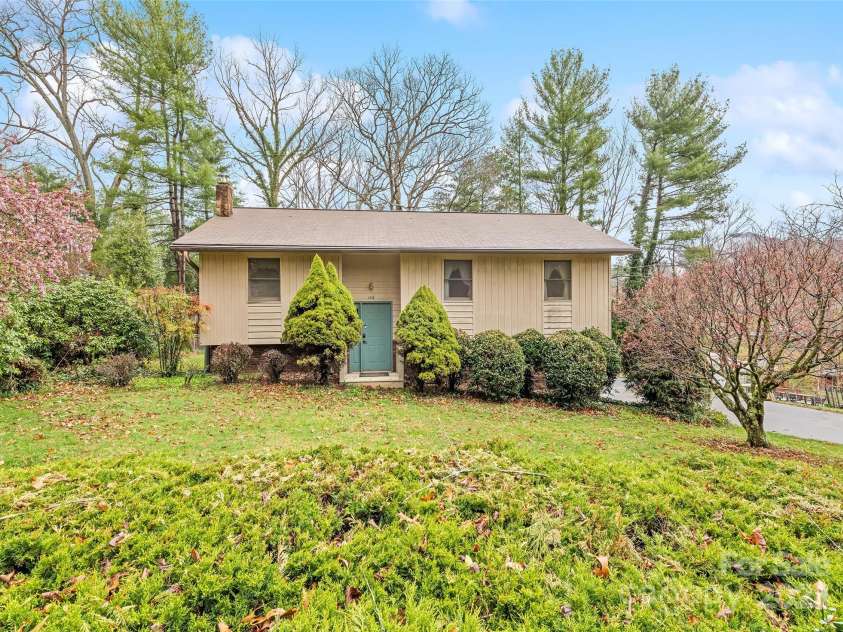 192 Poplar Drive, Clyde, NC 28721.  MLS# CAR4241660, YatesRealty ID 5252. 