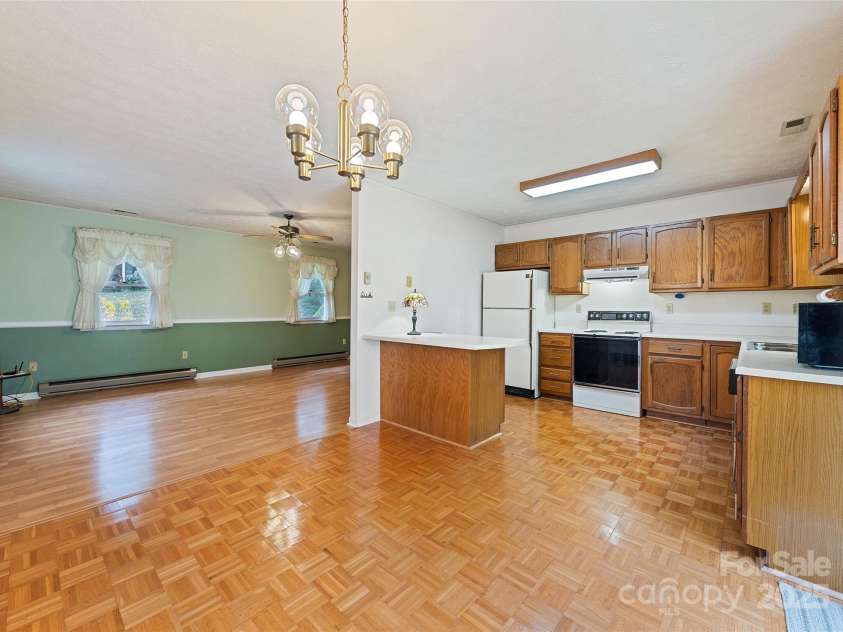 192 Poplar Drive, Clyde, NC 28721.  MLS# CAR4241660, YatesRealty ID 5252. 