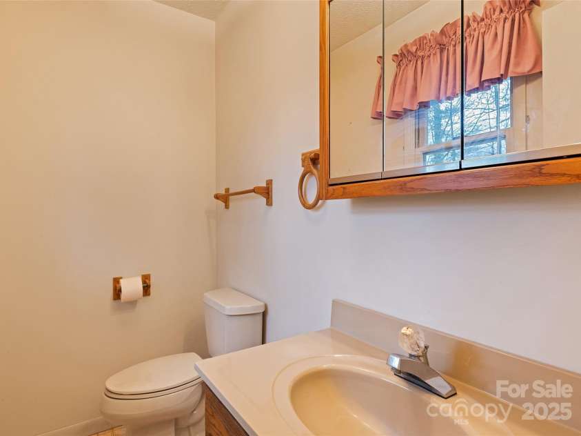 192 Poplar Drive, Clyde, NC 28721.  MLS# CAR4241660, YatesRealty ID 5252. 