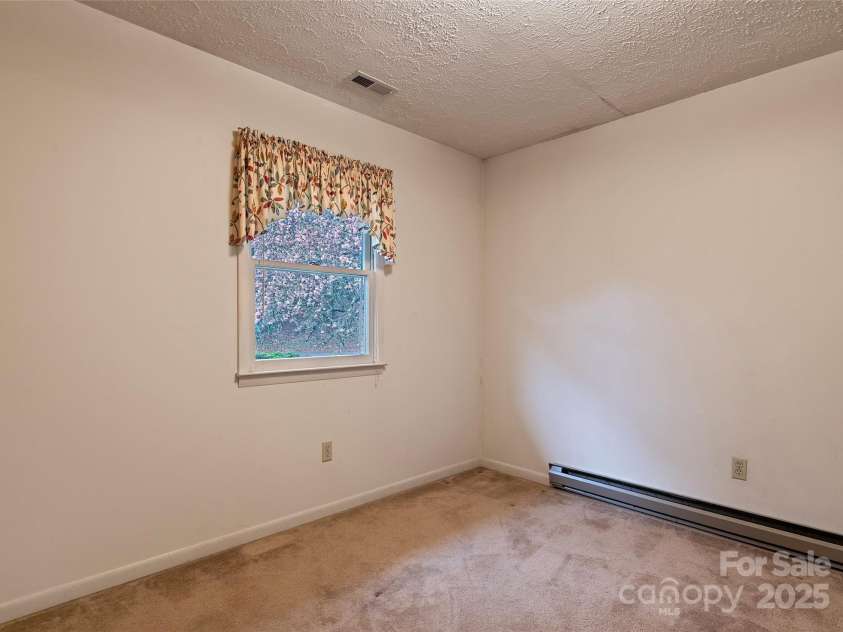 192 Poplar Drive, Clyde, NC 28721.  MLS# CAR4241660, YatesRealty ID 5252. 