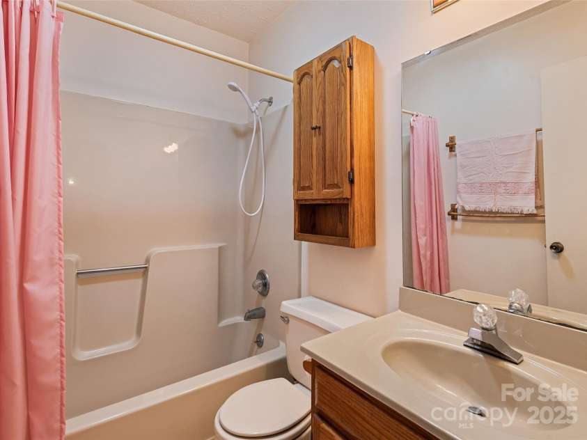 192 Poplar Drive, Clyde, NC 28721.  MLS# CAR4241660, YatesRealty ID 5252. 