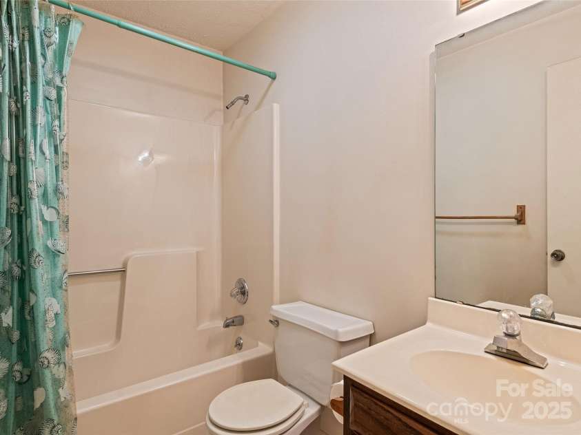 192 Poplar Drive, Clyde, NC 28721.  MLS# CAR4241660, YatesRealty ID 5252. 