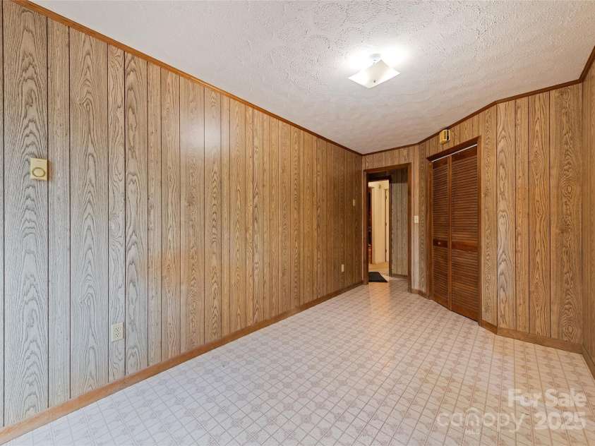 192 Poplar Drive, Clyde, NC 28721.  MLS# CAR4241660, YatesRealty ID 5252. 