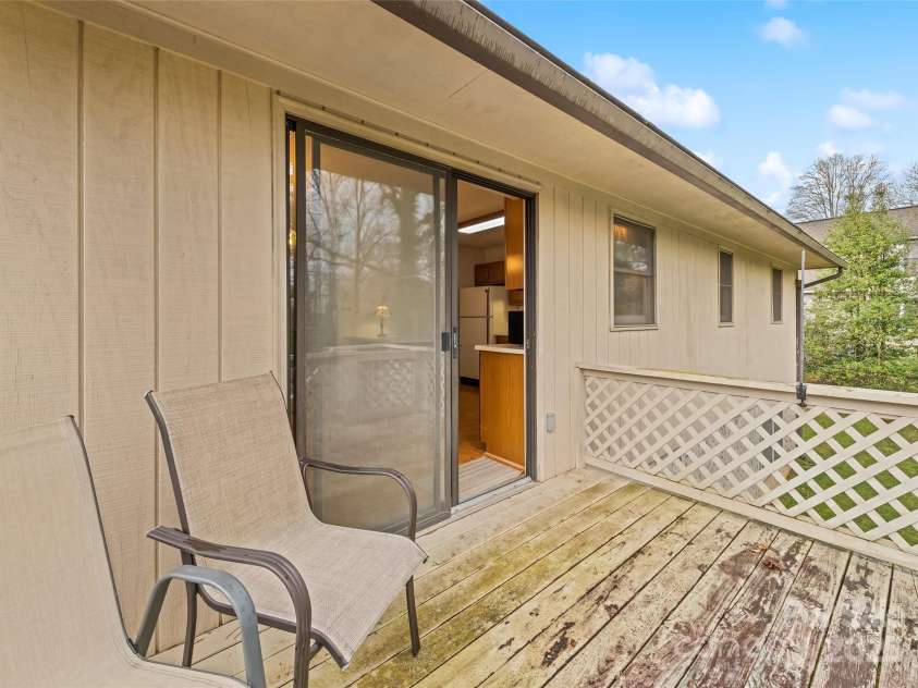 192 Poplar Drive, Clyde, NC 28721.  MLS# CAR4241660, YatesRealty ID 5252. 