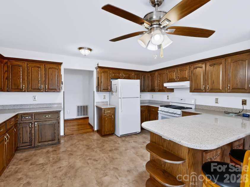 2008 Deep Woods Drive, Hendersonville, NC 28739.  MLS# CAR4424747, YatesRealty ID 52522. Kitchen.
