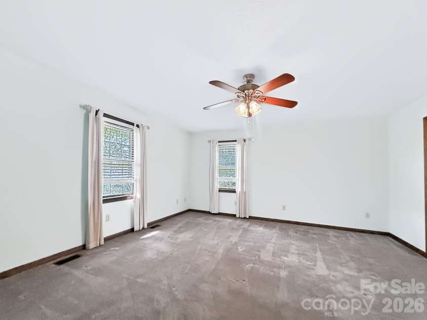 2008 Deep Woods Drive, Hendersonville, NC 28739.  MLS# CAR4424747, YatesRealty ID 52522. Primary Alternate view