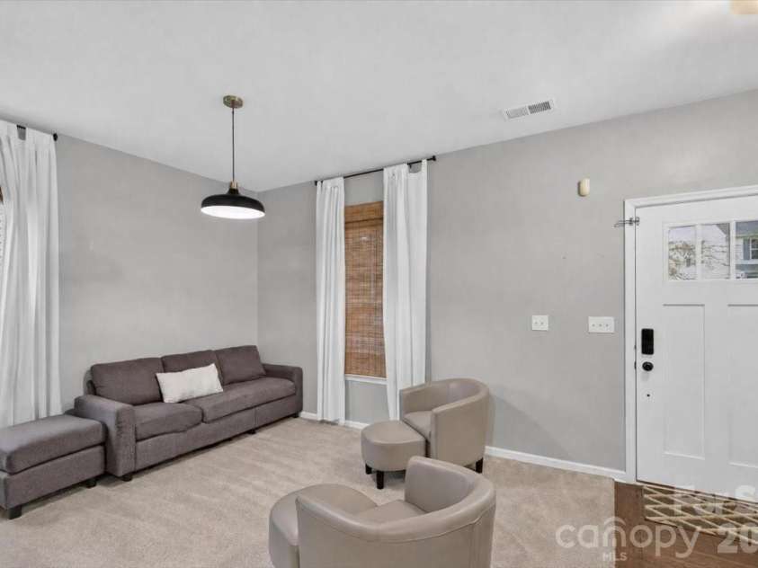3527 Ettrick Place, Charlotte, NC 28278.  MLS# CAR4426928, YatesRealty ID 52524. 