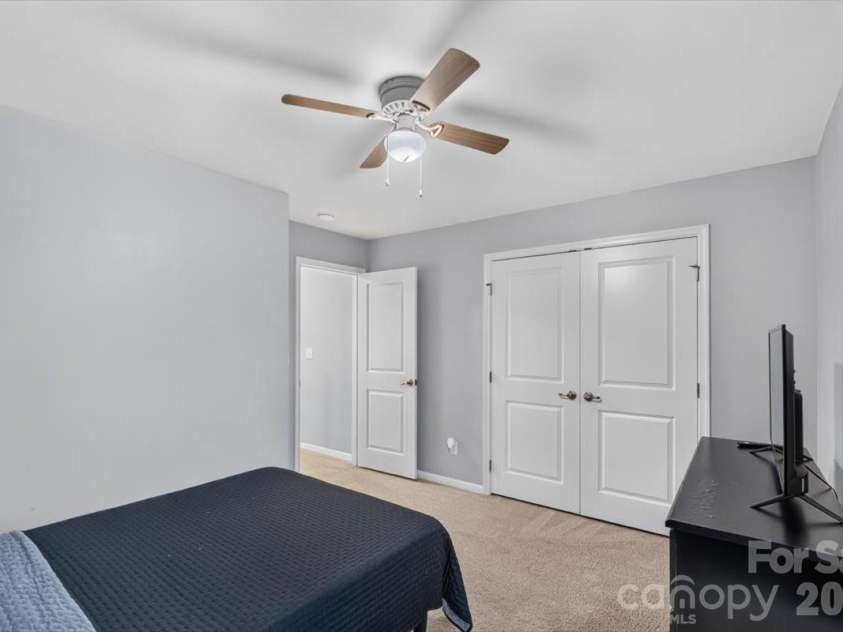 3527 Ettrick Place, Charlotte, NC 28278.  MLS# CAR4426928, YatesRealty ID 52524. 