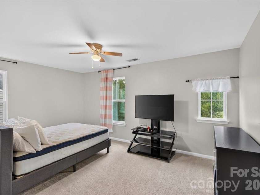 3527 Ettrick Place, Charlotte, NC 28278.  MLS# CAR4426928, YatesRealty ID 52524. 
