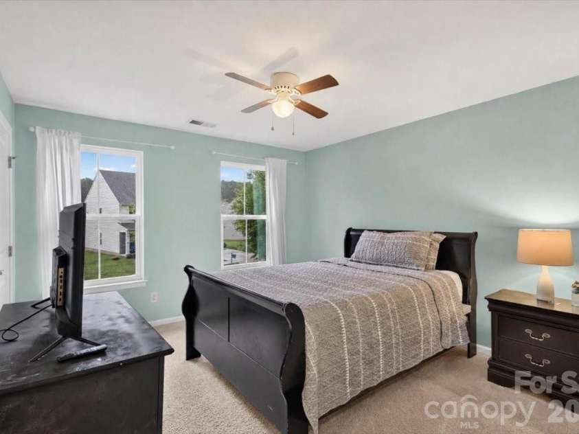 3527 Ettrick Place, Charlotte, NC 28278.  MLS# CAR4426928, YatesRealty ID 52524. 
