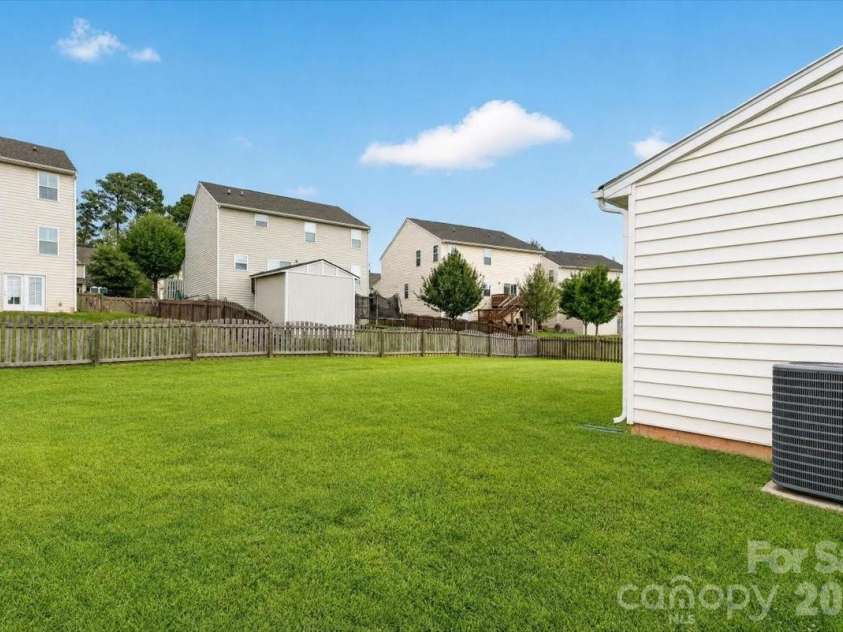 3527 Ettrick Place, Charlotte, NC 28278.  MLS# CAR4426928, YatesRealty ID 52524. 