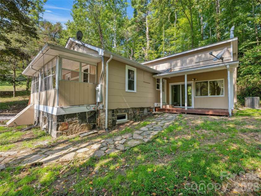 65 Passional Way, Burnsville, NC 28714.  MLS# CAR4427179, YatesRealty ID 52526. 