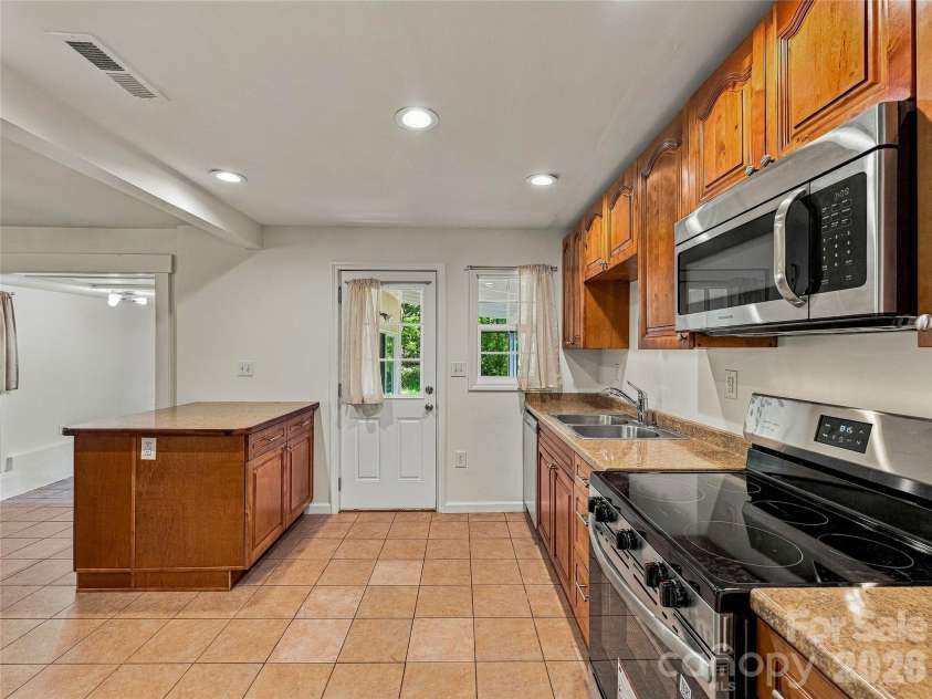 65 Passional Way, Burnsville, NC 28714.  MLS# CAR4427179, YatesRealty ID 52526. 