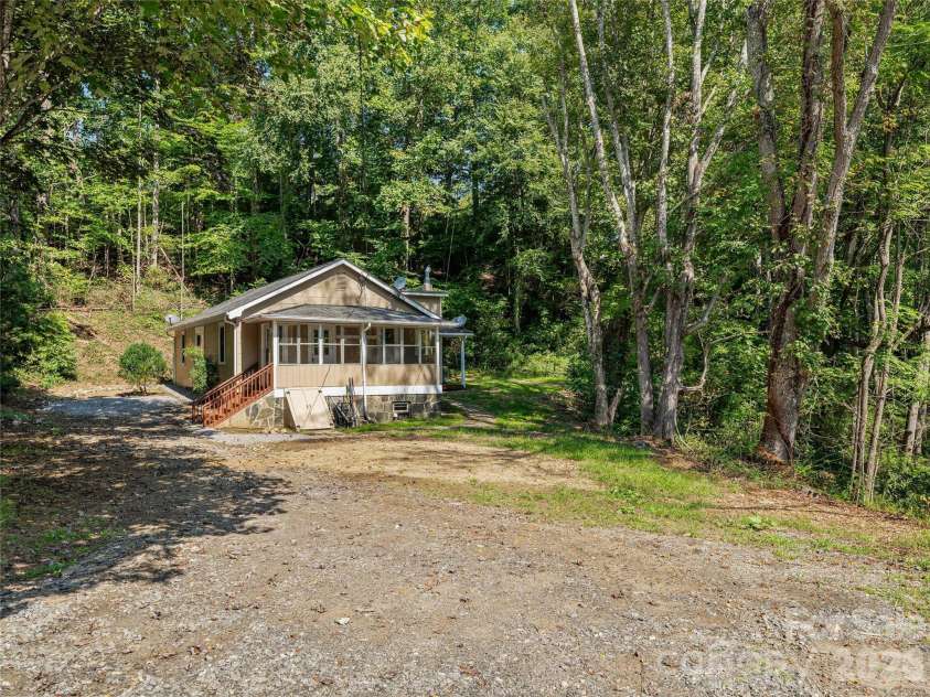 65 Passional Way, Burnsville, NC 28714.  MLS# CAR4427179, YatesRealty ID 52526. 
