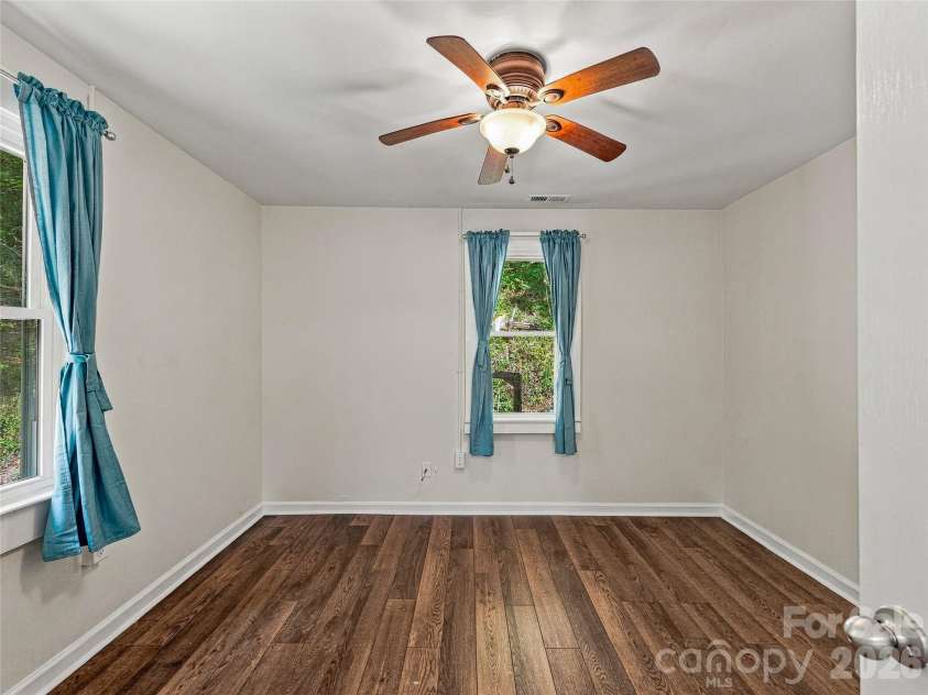 65 Passional Way, Burnsville, NC 28714.  MLS# CAR4427179, YatesRealty ID 52526. Bedrooom 1