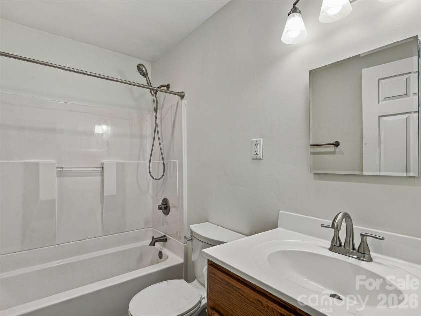 65 Passional Way, Burnsville, NC 28714.  MLS# CAR4427179, YatesRealty ID 52526. Hall bath