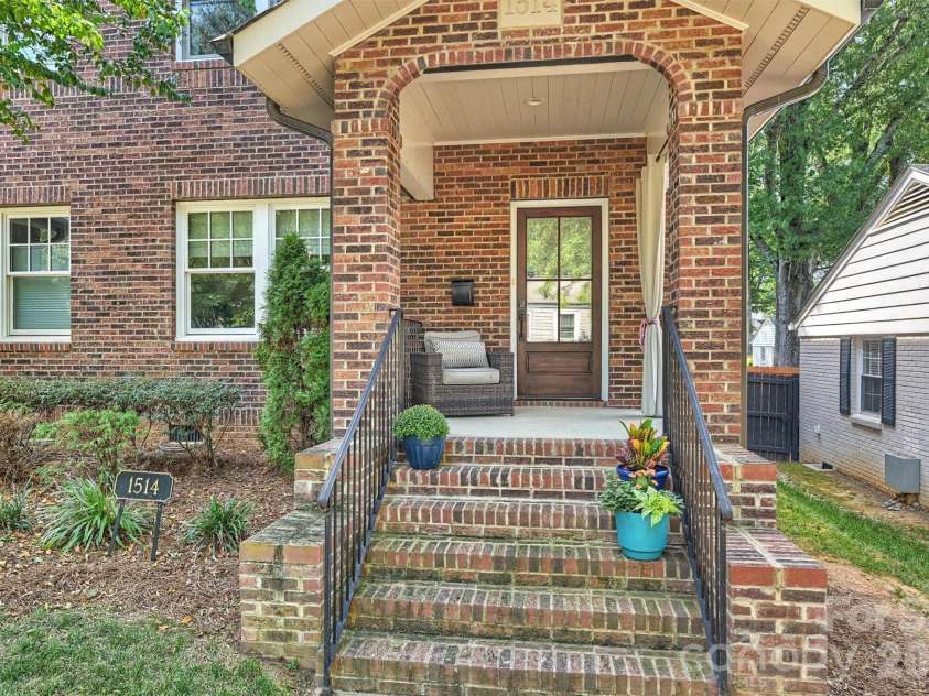 1514 Kensington Drive, Charlotte, NC 28205.  MLS# CAR4427257, YatesRealty ID 52527. 