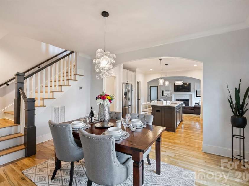 1514 Kensington Drive, Charlotte, NC 28205.  MLS# CAR4427257, YatesRealty ID 52527. 