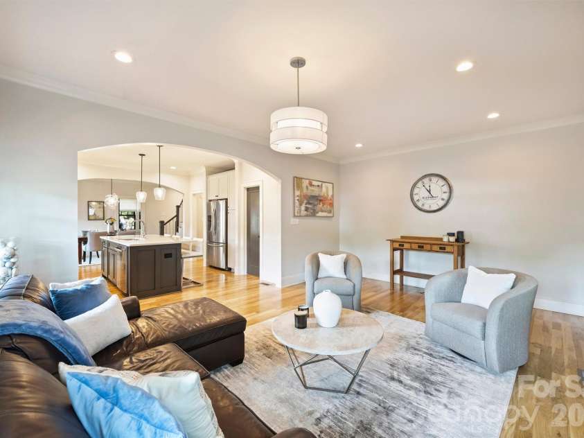 1514 Kensington Drive, Charlotte, NC 28205.  MLS# CAR4427257, YatesRealty ID 52527. 