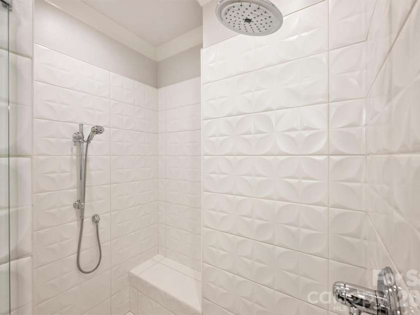 1514 Kensington Drive, Charlotte, NC 28205.  MLS# CAR4427257, YatesRealty ID 52527. 