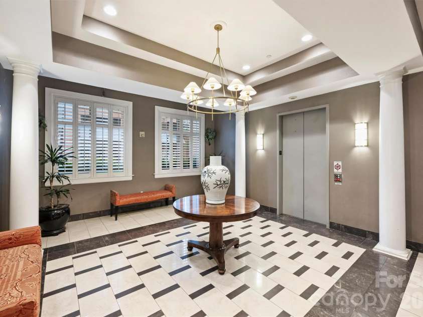 574 Church Street, Charlotte, NC 28202.  MLS# CAR4424316, YatesRealty ID 52529. 