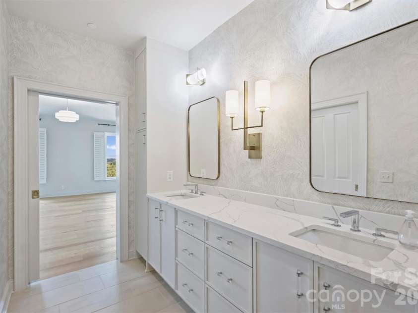 574 Church Street, Charlotte, NC 28202.  MLS# CAR4424316, YatesRealty ID 52529. 
