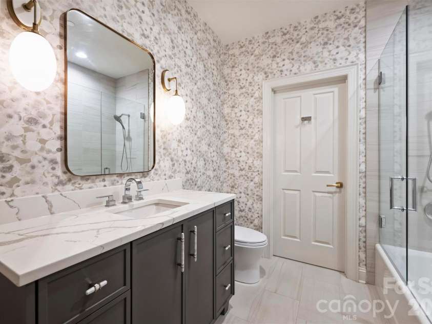 574 Church Street, Charlotte, NC 28202.  MLS# CAR4424316, YatesRealty ID 52529. 