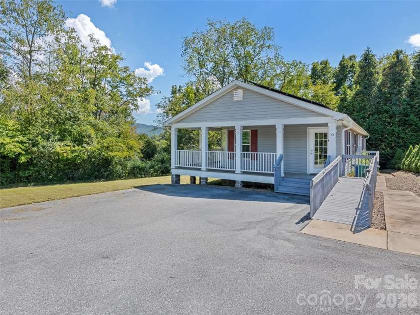 10 Enochs Way, Fletcher, NC 28732.  MLS# CAR4424550, YatesRealty ID 5253. 