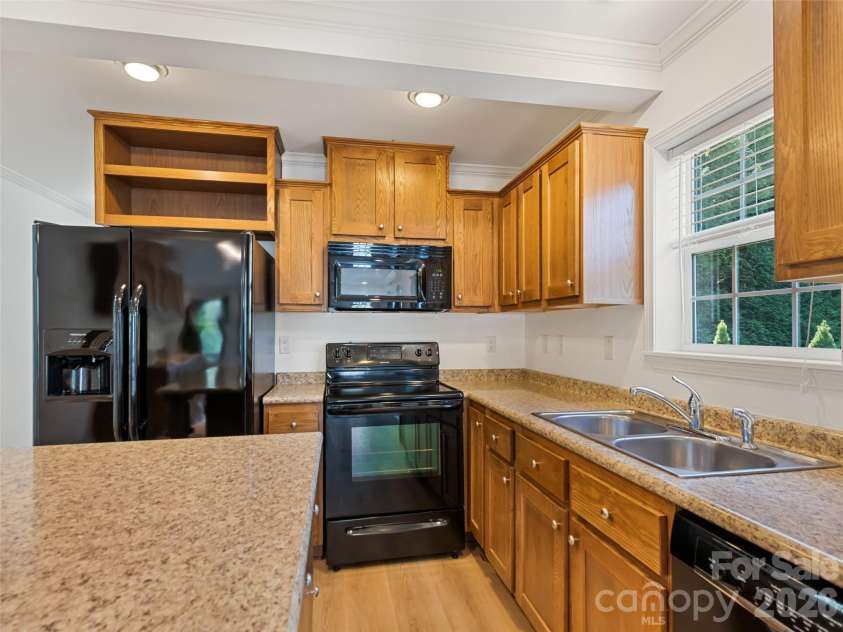 10 Enochs Way, Fletcher, NC 28732.  MLS# CAR4424550, YatesRealty ID 5253. 