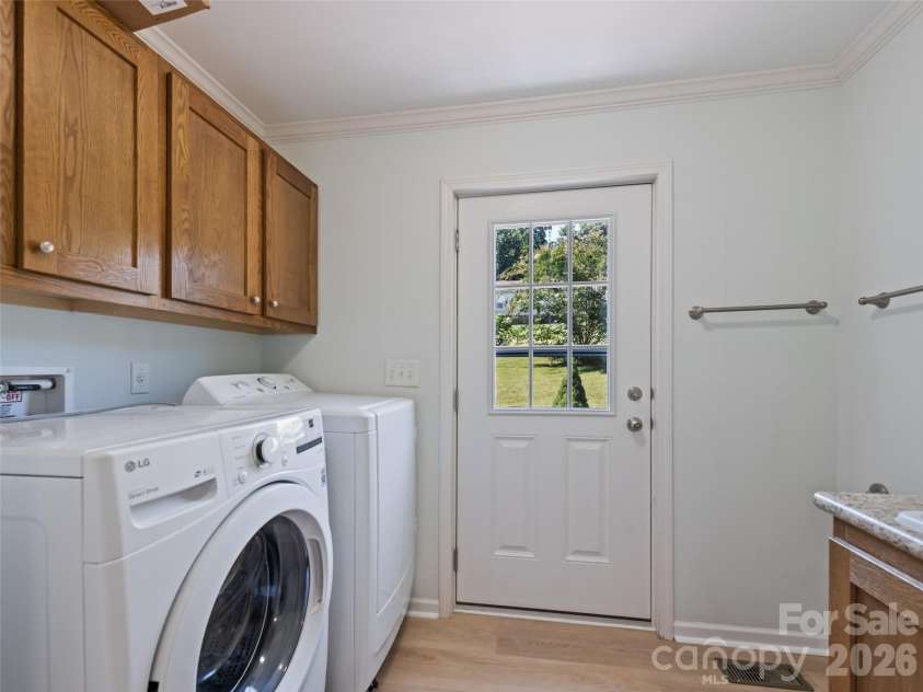 10 Enochs Way, Fletcher, NC 28732.  MLS# CAR4424550, YatesRealty ID 5253. 