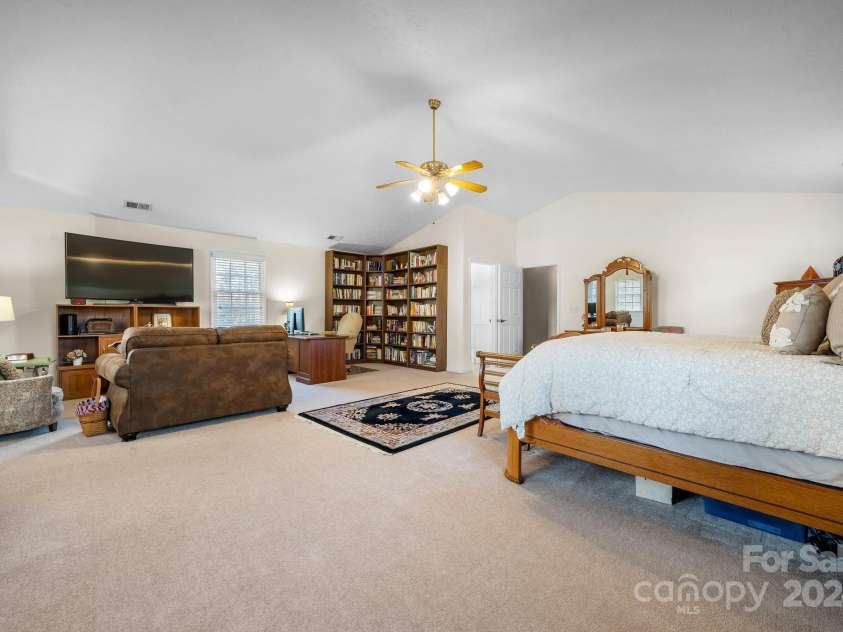 104 Clearwater Drive, Morganton, NC 28655.  MLS# CAR4205229, YatesRealty ID 5253. 