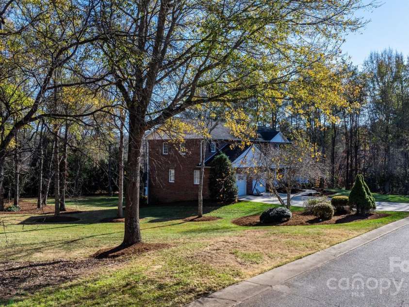 104 Clearwater Drive, Morganton, NC 28655.  MLS# CAR4205229, YatesRealty ID 5253. 