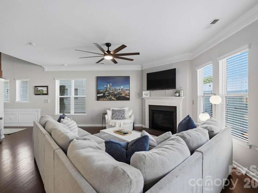 1827 Royal Gorge Avenue, Charlotte, NC 28210.  MLS# CAR4425966, YatesRealty ID 52530. 