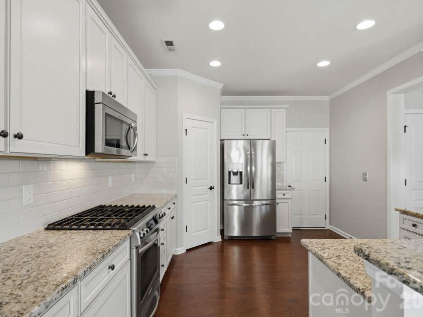 1827 Royal Gorge Avenue, Charlotte, NC 28210.  MLS# CAR4425966, YatesRealty ID 52530. 