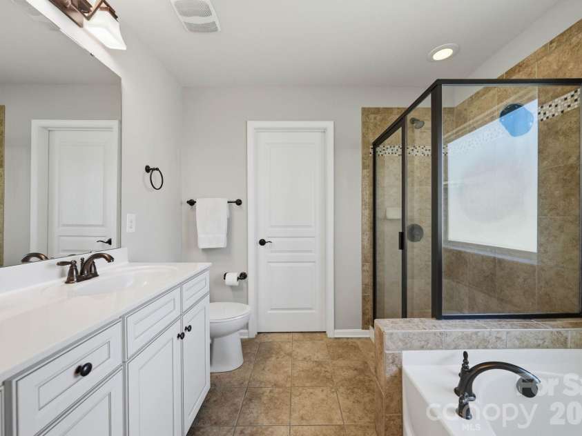 1827 Royal Gorge Avenue, Charlotte, NC 28210.  MLS# CAR4425966, YatesRealty ID 52530. 