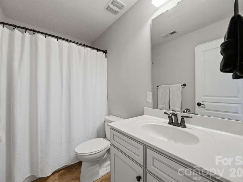 1827 Royal Gorge Avenue, Charlotte, NC 28210.  MLS# CAR4425966, YatesRealty ID 52530. 