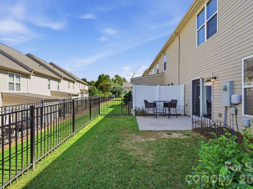 1827 Royal Gorge Avenue, Charlotte, NC 28210.  MLS# CAR4425966, YatesRealty ID 52530. 