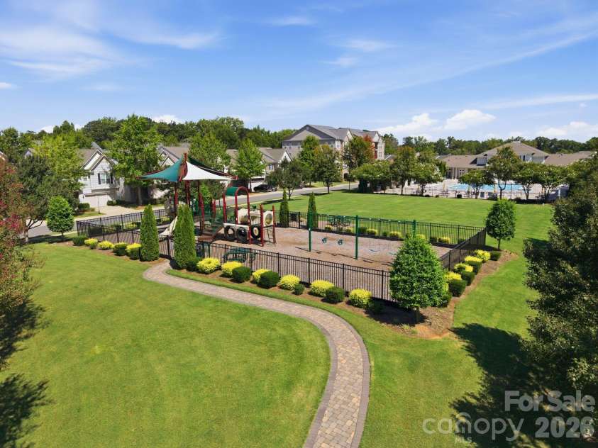 1827 Royal Gorge Avenue, Charlotte, NC 28210.  MLS# CAR4425966, YatesRealty ID 52530. 